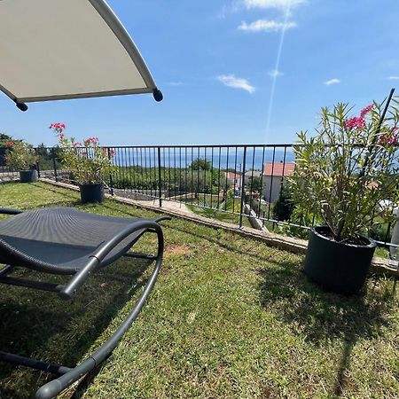 Apartments Alba Chiara คาสตาฟ ภายนอก รูปภาพ