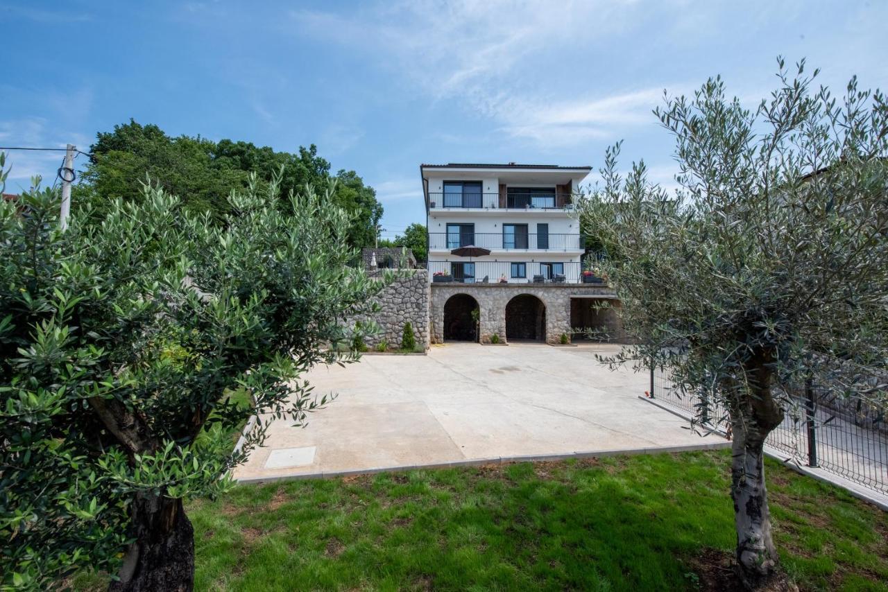 Apartments Alba Chiara คาสตาฟ ภายนอก รูปภาพ