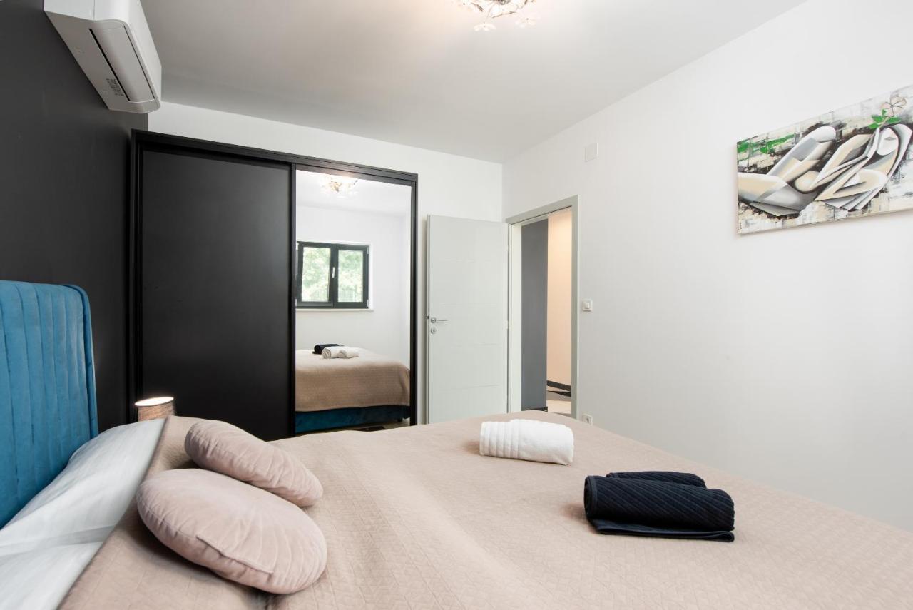Apartments Alba Chiara คาสตาฟ ภายนอก รูปภาพ