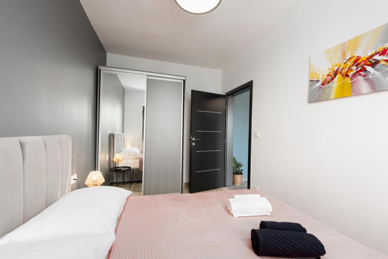 Apartments Alba Chiara คาสตาฟ ภายนอก รูปภาพ
