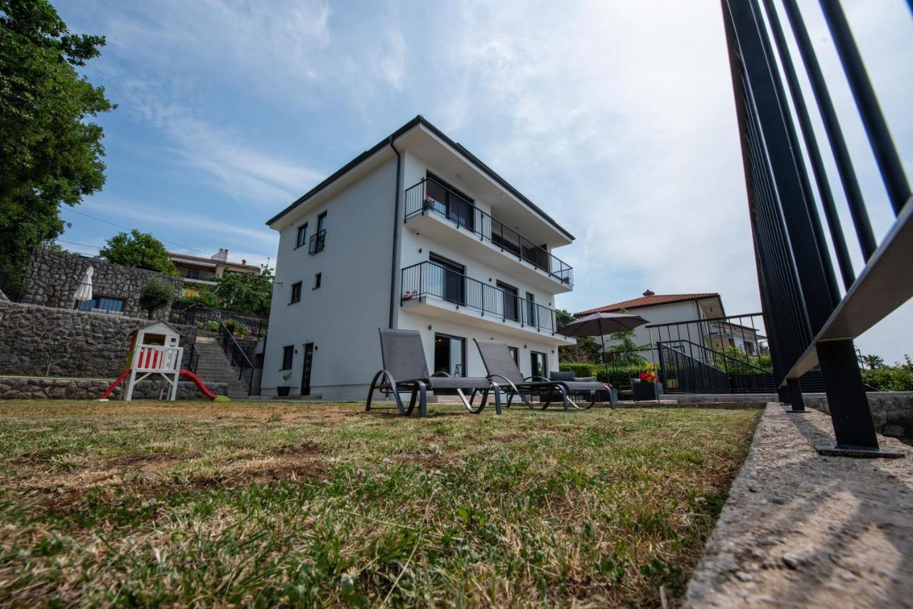 Apartments Alba Chiara คาสตาฟ ภายนอก รูปภาพ