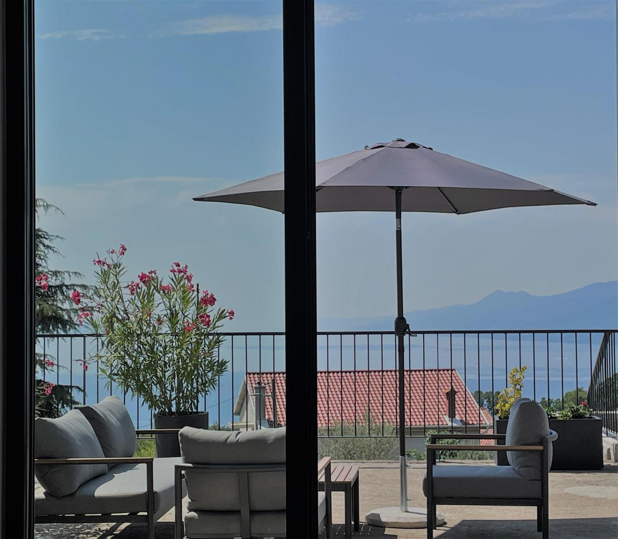 Apartments Alba Chiara คาสตาฟ ภายนอก รูปภาพ