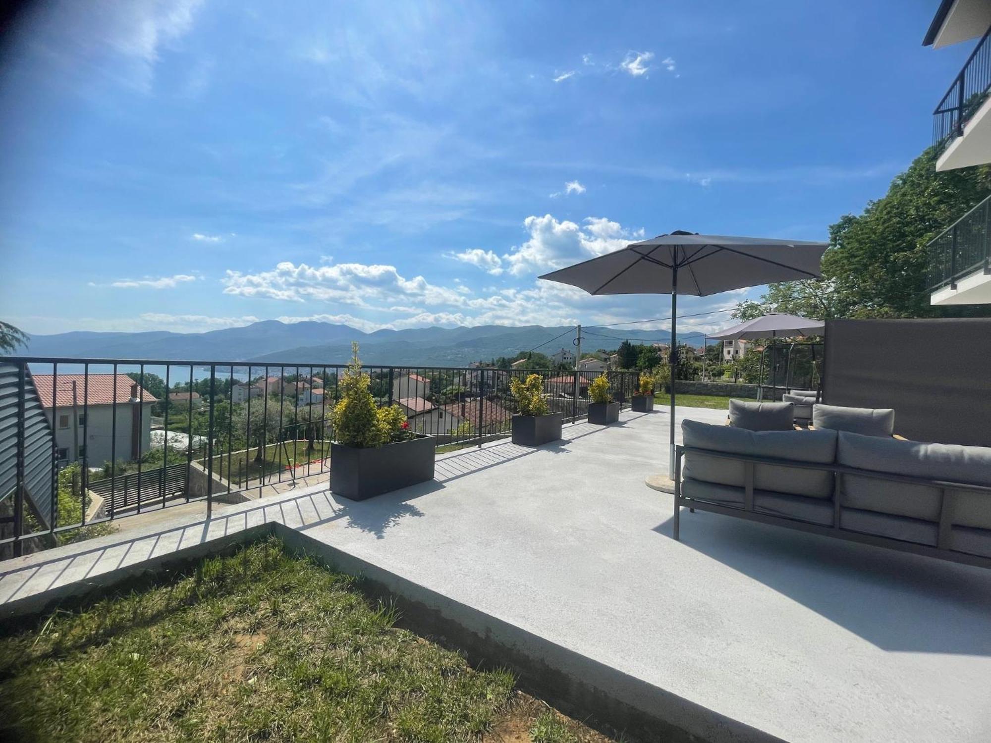 Apartments Alba Chiara คาสตาฟ ภายนอก รูปภาพ