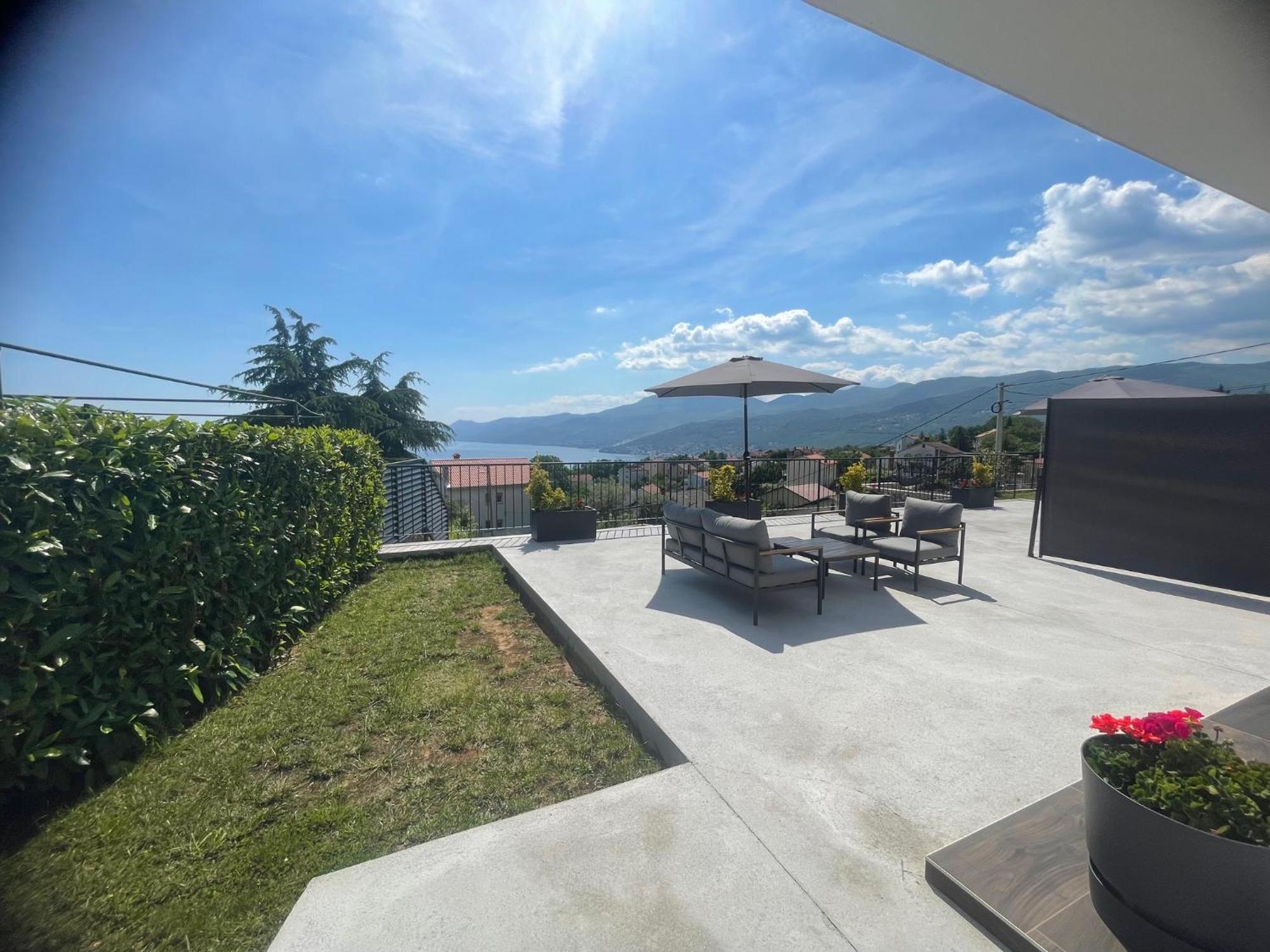Apartments Alba Chiara คาสตาฟ ภายนอก รูปภาพ