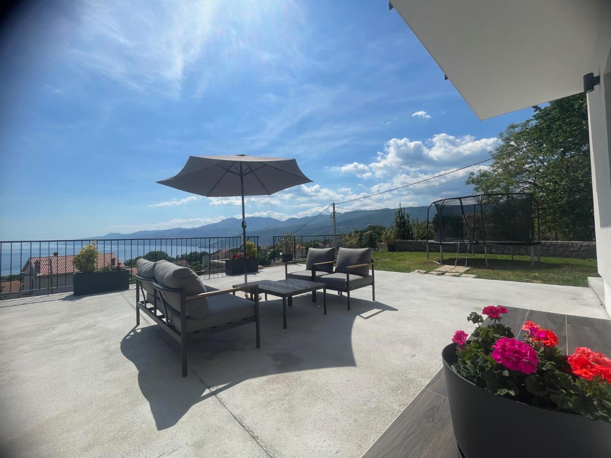 Apartments Alba Chiara คาสตาฟ ภายนอก รูปภาพ