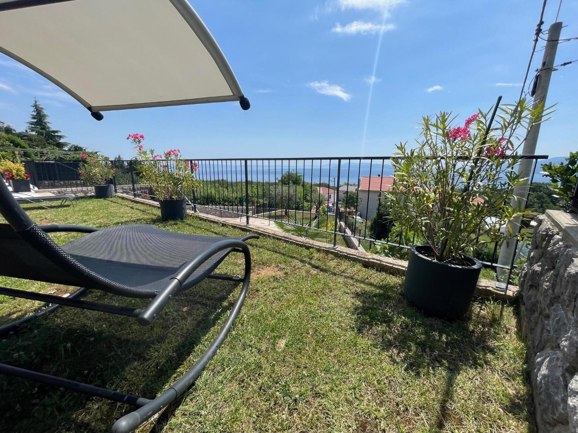 Apartments Alba Chiara คาสตาฟ ภายนอก รูปภาพ